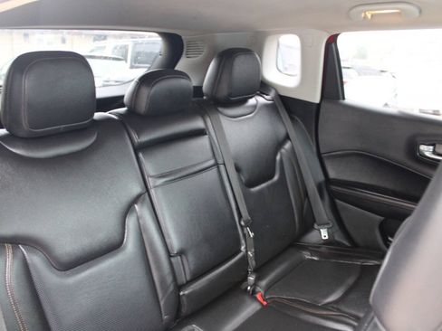 Used 2018 Jeep Compass Limited w/ Navigation Group AWD/4WD image 11