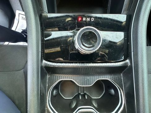 Used 2025 Jeep Grand Cherokee Altitude RWD image 19