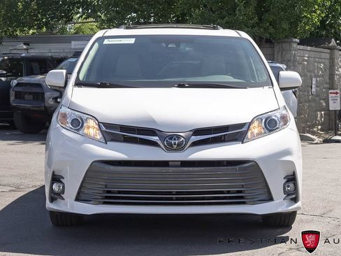 Used 2020 Toyota Sienna XLE Premium FWD image 15