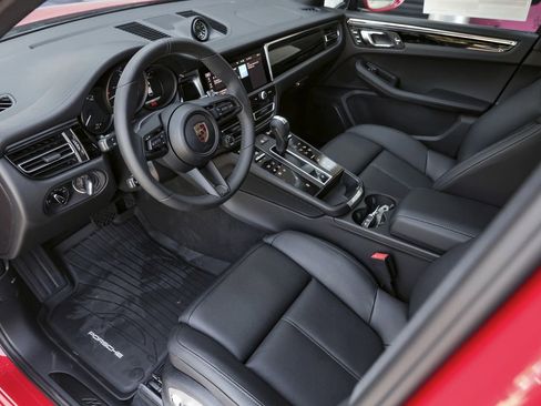 Certified 2026 Porsche Macan Turbo AWD/4WD image 4