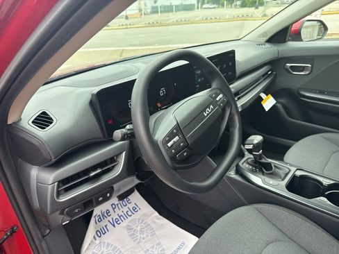 New 2025 Kia K4 LXS image 21