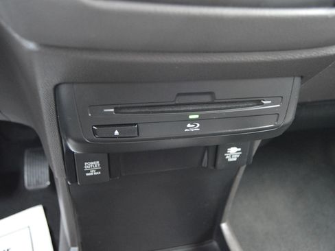 Used 2018 Honda Odyssey Elite image 18