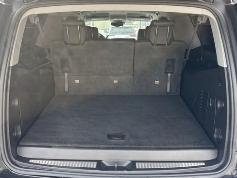 Used 2019 Chevrolet Suburban LT image 39