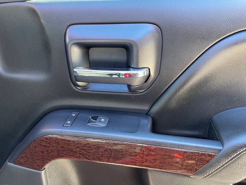 Used 2018 GMC Sierra 1500 SLT image 35