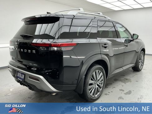 Used 2025 Nissan Pathfinder SL w/ SL Premium Package image 4