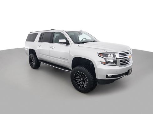 Used 2016 Chevrolet Suburban LTZ image 3