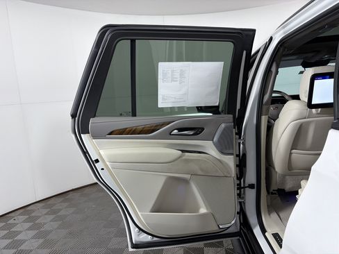 Used 2024 Cadillac Escalade Sport Platinum image 40