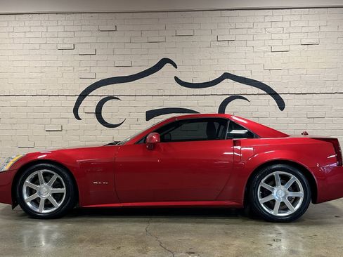 Used 2005 Cadillac XLR image 13