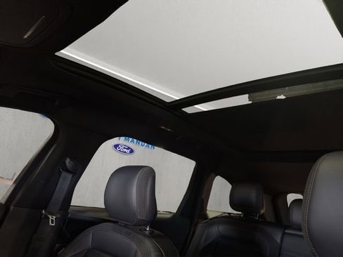 Used 2024 Lincoln Nautilus Reserve w/ Equipment Group 202A AWD/4WD image 3