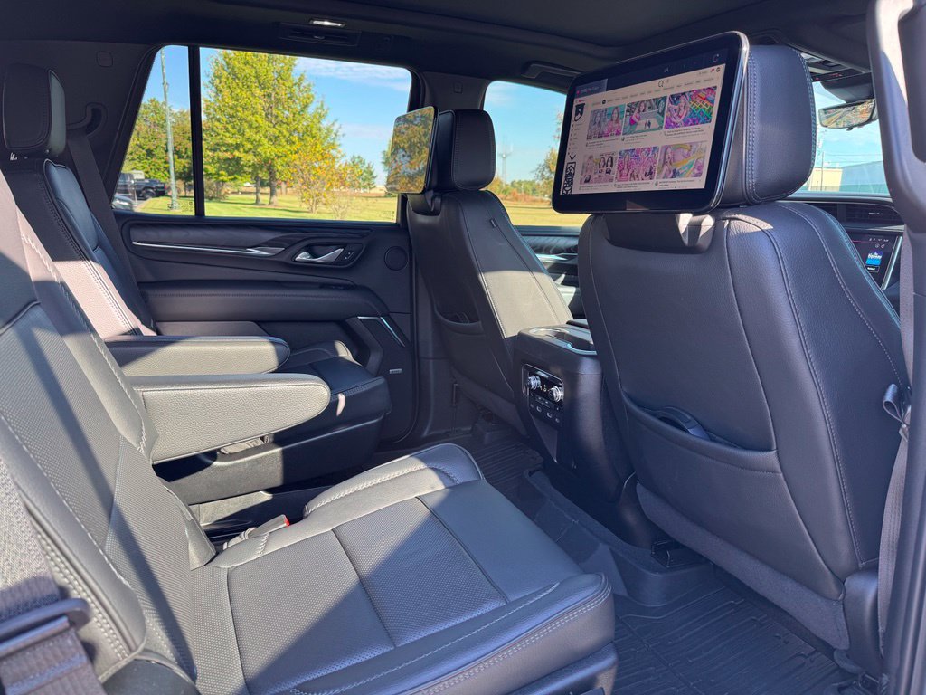 Used 2024 GMC Yukon Denali w/ Advanced Technology Package AWD/4WD image 13