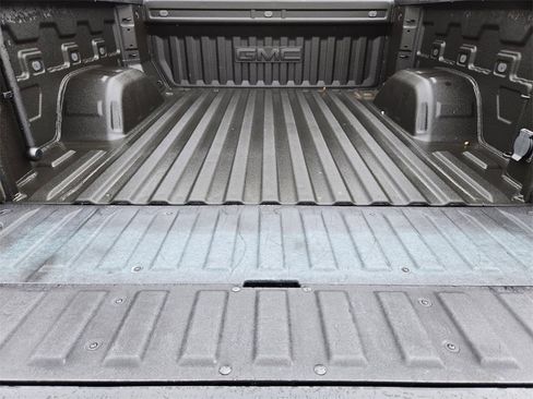 Used 2024 GMC Sierra 1500 SLT w/ SLT Premium Plus Package image 29