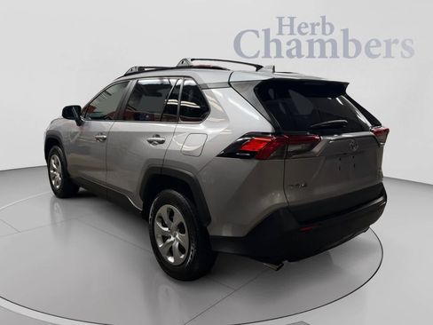 Used 2021 Toyota RAV4 LE AWD/4WD image 3