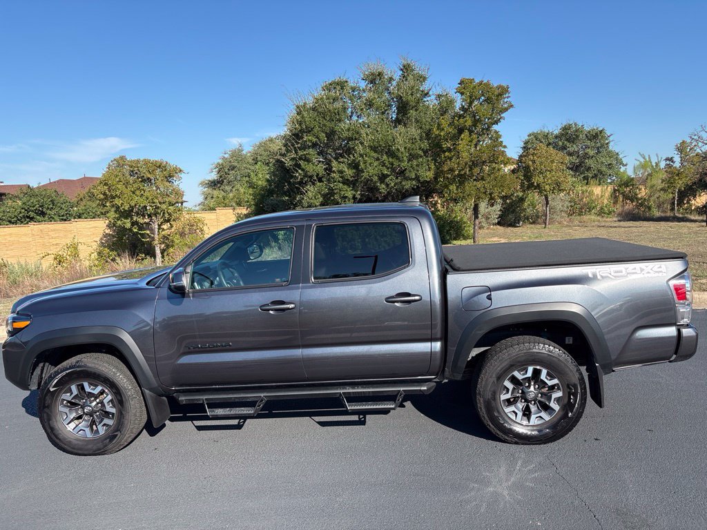 Used 2021 Toyota Tacoma TRD Off-Road w/ TRD Premium Off Road Package AWD/4WD image 2