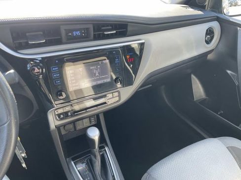 Used 2018 Toyota Corolla L image 23