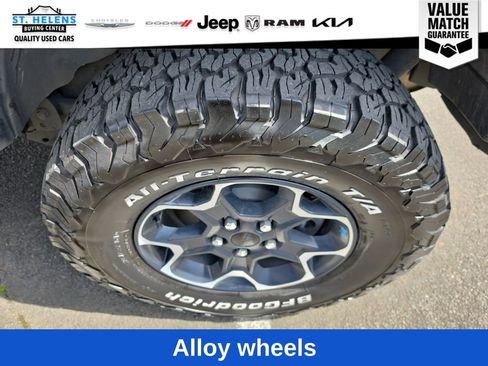 Used 2023 Jeep Wrangler Unlimited Rubicon 4xe w/ Cold Weather Group AWD/4WD image 19