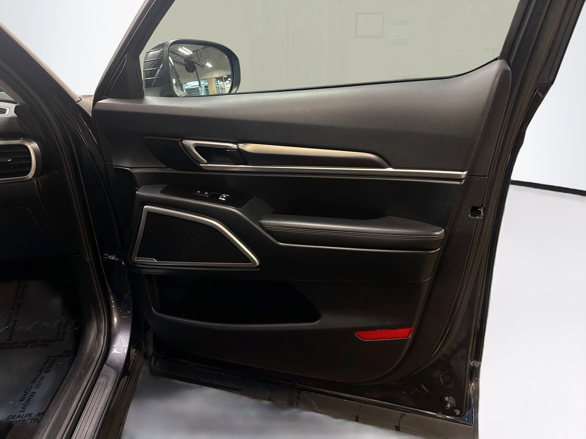 Used 2025 Kia Telluride S AWD/4WD image 35