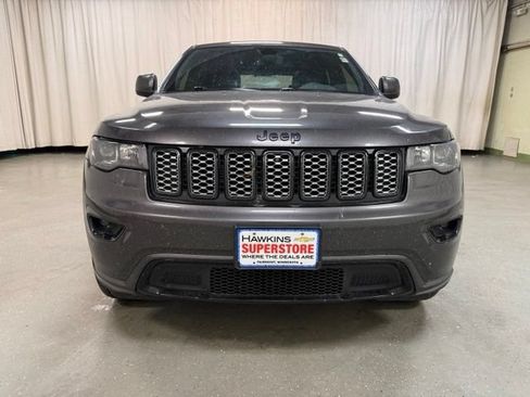 Used 2019 Jeep Grand Cherokee Altitude AWD/4WD image 12