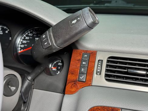 Used 2012 Chevrolet Suburban LT image 43