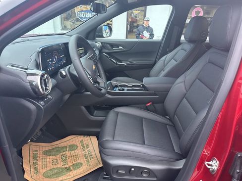 New 2026 Chevrolet Equinox LT w/ Convenience Package II image 16