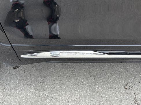 Used 2023 GMC Terrain Denali w/ Denali Premium Package image 13