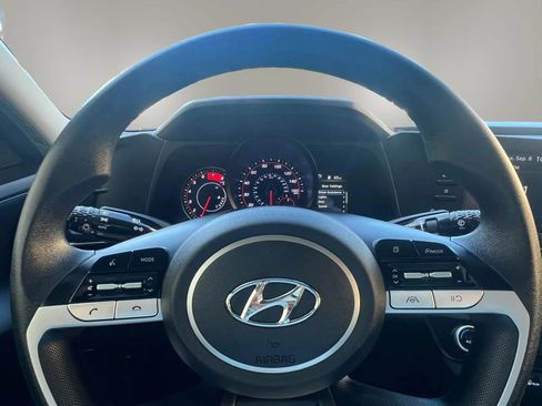 Used 2022 Hyundai Elantra SEL FWD image 20