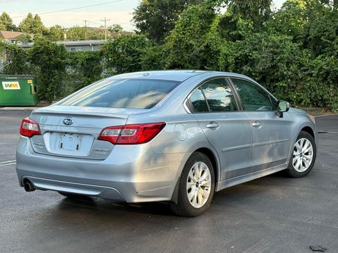Used 2015 Subaru Legacy 2.5i Premium w/ Moonroof Package AWD/4WD image 4