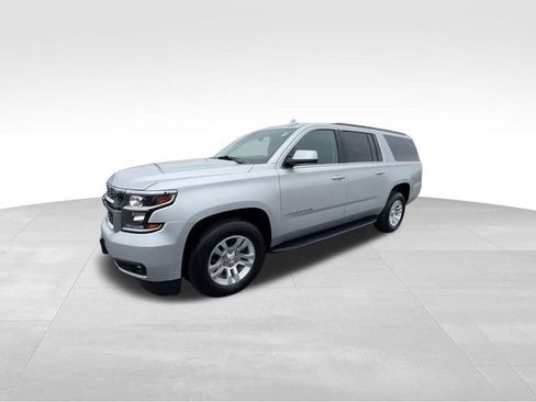 Certified 2020 Chevrolet Suburban LT w/ Luxury Package AWD/4WD image 4