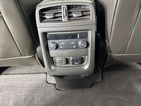 Used 2017 Buick Envision Essence FWD image 39