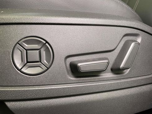 New 2025 Audi Q5 Premium Plus image 17