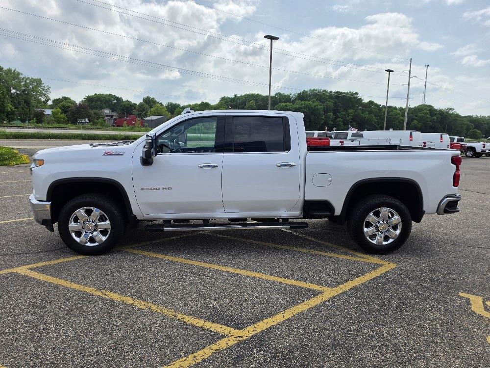 Used 2021 Chevrolet Silverado 2500 LTZ AWD/4WD image 2