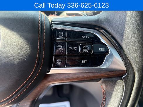 Used 2023 Jeep Grand Cherokee Summit w/ Adv Protech Group IV AWD/4WD image 16