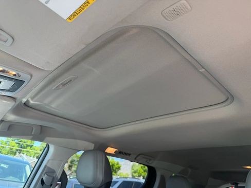 Used 2023 Toyota Sienna XLE AWD/4WD image 13