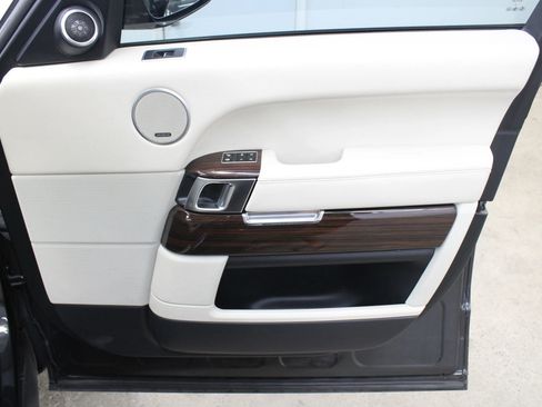 Used 2013 Land Rover Range Rover Supercharged image 14