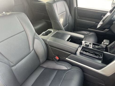Used 2024 Toyota Tundra Platinum AWD/4WD image 11