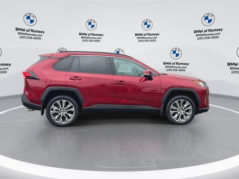 Used 2019 Toyota RAV4 XLE Premium w/ Cold Weather Package AWD/4WD image 5