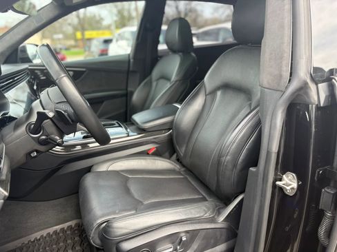 Used 2021 Audi Q8 Prestige w/ Prestige Package image 10