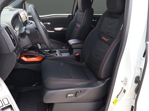Used 2025 Nissan Frontier Pro-X w/ Tow Package RWD image 12