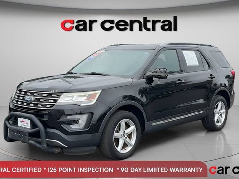 Used 2017 Ford Explorer XLT AWD/4WD image 1