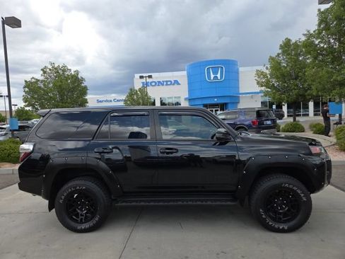 Used 2019 Toyota 4Runner SR5 AWD/4WD image 4