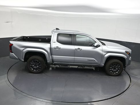 Used 2025 Toyota Tacoma SR5 AWD/4WD image 20