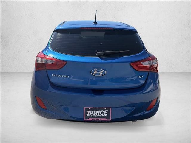 Used 2017 Hyundai Elantra GT FWD image 4
