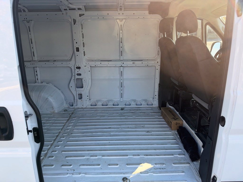 Used 2025 RAM ProMaster 2500 w/ Convenience Group FWD image 15