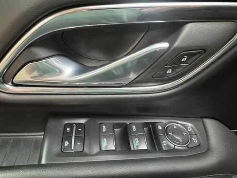 Used 2023 Chevrolet Suburban High Country AWD/4WD image 12