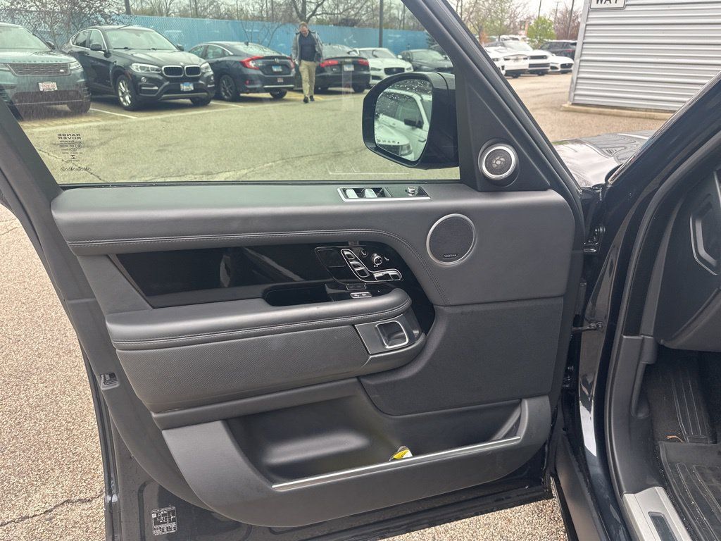 Used 2020 Land Rover Range Rover SV Autobiography Dynamic AWD/4WD image 16