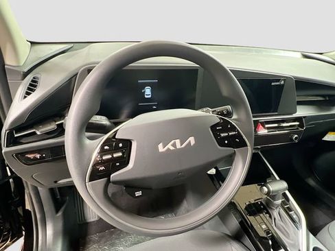 New 2026 Kia Niro LX image 11
