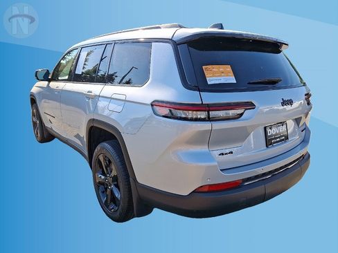 Certified 2025 Jeep Grand Cherokee L Limited w/ Black Appearance Package AWD/4WD image 14