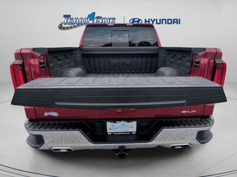 Used 2025 GMC Sierra 1500 SLT w/ SLT Premium Plus Package AWD/4WD image 15