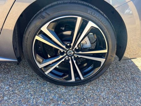 Used 2022 Nissan Sentra SR w/ Trunk Package image 13