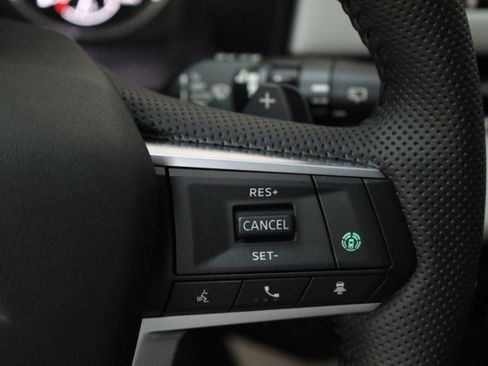 New 2025 Mitsubishi Outlander SE image 7