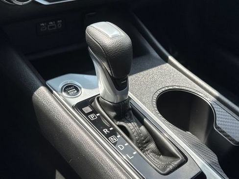 Used 2025 Nissan Altima 2.5 SV FWD image 15